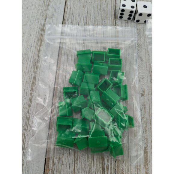 Vintage 2017 Monopoly Edition Game Replacement Motels Houses Buildings And Dice - Picture 3 of 4